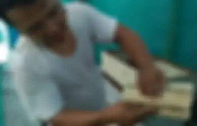 Hanya Dengan Budidaya Lalat, Warga di Kampung Ini Bisa Beri Beasiswa dan Bayar BPJS