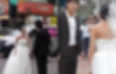 Iseng  Dandan Jadi Wanita Tua Saat Akan Foto Prewedding, Wanita Ini Ditinggal Calon Suaminya di Jalan