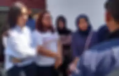 Ratusan mahasiswa menangis karenan gagal nyoblo di Pemilu 2019