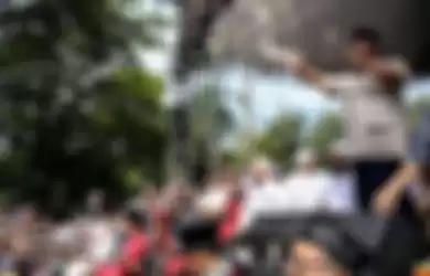 Capres nomor urut 02, Prabowo Subianto saat mendeklarasikan kemenangannya pada Pilpres 2019 di kediaman Kertanegara, Jakarta Selatan, Jumat (19/4/2019). Prabowo kembali mendekalarasikan kemenangannya versi real count internal BPN sebesar 62 persen.