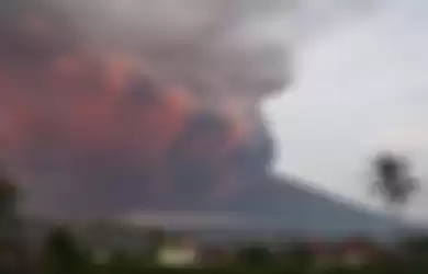 Gunung Agung saat erupsi beberapa waktu lalu
