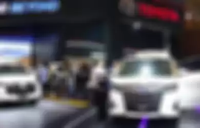 Toyota Alphard jadi hadiah program THR dari PT Toyota Astra Motor