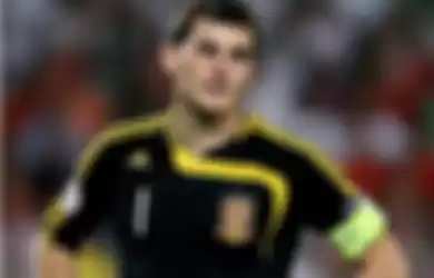 Iker Casillas terkena serangan jantung. 