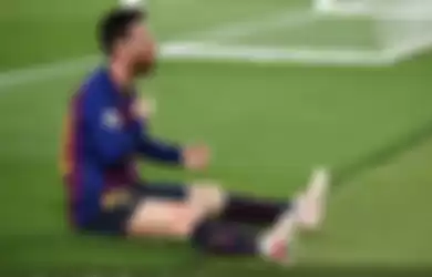 Megabintang Barcelona, Lionel Messi melakukan selebrasi setelah mencetak gol ke gawang Liverpool pada leg pertama semifinal Liga Champions di Camp Nou