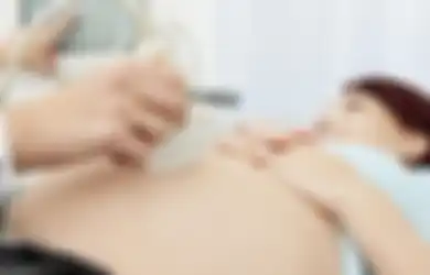 Mana yang Lebih Berbahaya Bagi Bayi: Air Ketuban Kurang atau Berlebih?