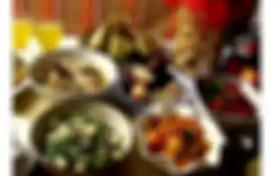 PeduliTubuhmu: Kalap Makan Saat Santap Hidangan Lebaran, Hati-hati 6 Penyakit Ini Mengintai Anda