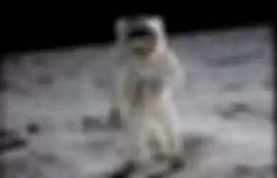 Neil Armstrong, Astronot pertama di Bulan