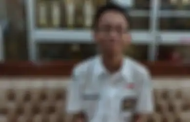 Kisah Hafidh, Anak Yatim yang Ibunya Berjualan Mainan Tapi Bisa Raih Nilai UNBK Rata-rata 100