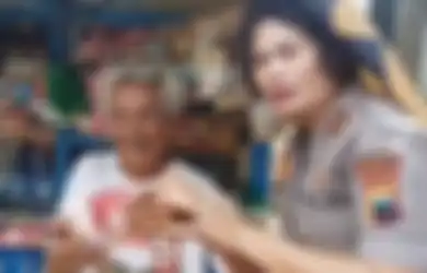 Ditipu Uang Palsu Rp400 Ribu dari Pembeli, Pedagang Lansia Ini Dapat Uang Ganti dari Kapolsek Jebres Solo 