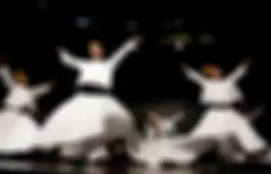 Tak Hanya Indah, Putaran-putaran Tarian Sufi yang Mistis Juga Mampu Sembuhkan Rasa Sakit dan Patah Hati