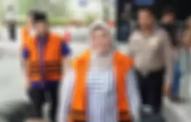 Bupati Non Aktif Bekasi Neneng Hassanah, tersangka kasus suap perizinan Meikarta