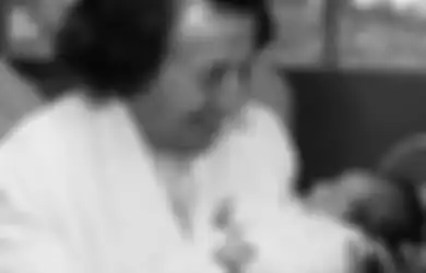Ketika Dokter Asal Yahudi Pertaruhkan Nyawanya Untuk Selamatkan Nyawa Perempuan Lainnya di Kamp Nazi