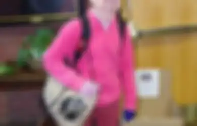 Cuma Gara-gara Bajunya Kurang Pink, Bocah 12 Tahun Ini Disuruh Pulang dari Sekolah