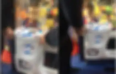 Ditinggal Beberapa Menit, Bocah 3 Tahun Ini Tiba-tiba Terjebak dalam Mesin Permainan, Ternyata Ini Caranya Masuk