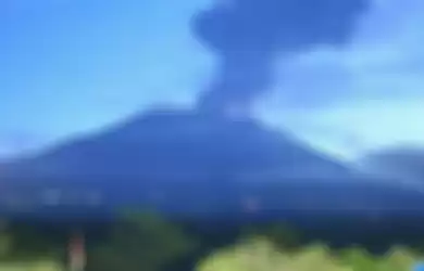 Gunung Agung di Bali meletus lagi.