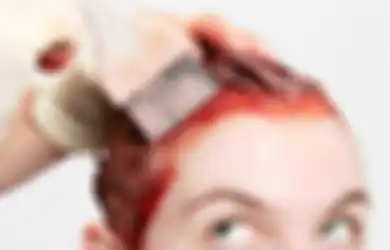 Hindari Mewarnai Rambut Saat PMS, Atau Hal Buruk Ini Bisa Menimpa Anda