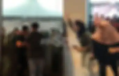 Gara-gara Diskon, Sebuah Toko di Pusat Perbelanjaan Jadi Rusuh, Seorang Ibu Hamil Sampai Harus Dievakuasi