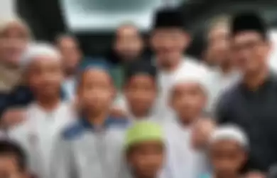 Sandiaga dan Anak-anak Yatim