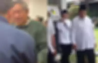 SBY menangis saat menyambut para pelayat.