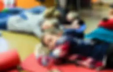 Anak Pilih Tidur Siang Dibanding Belajar? Bersyukurlah! Menurut Riset, Tidur Siang Tingkatkan Kemapuan Akademik