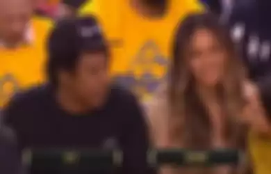 Video reaksi bete Beyonce saat Jay Z mengobrol dengan wanita lain. 