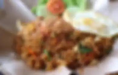 Saingan Warung Bu Anny, Warung Bu Riska Jual Nasi Goreng 100 Ribu, Begini Videonya!