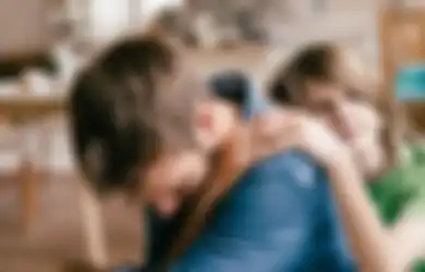 Sesekali Orangtua Menangis di Depan Anak, Tidak Masalah Kok, Biar Anak Miliki Kecerdasan Emosional Baik