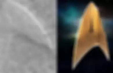 Formasi di Mars dan logo Starfleet