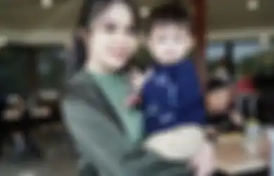 Sandra Dewi Hamil Anak Kedua dan Anak Pertamanya Semakin Manja: Ini Cara Atasi Kakak yang Cemburu pada Adik Bayinya