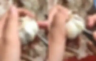Hanya Butuh Waktu Beberapa Detik Saja, Inilah Trik Rahasia Mengupas Bawang Putih Tanpa Menyentuh Kulitnya