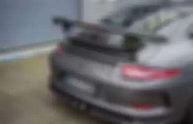 Fungsi spoiler pada mobil