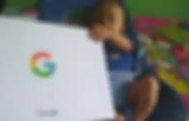 Bayi Googel mendapat sejumlah hadiah dari Google Indonesia