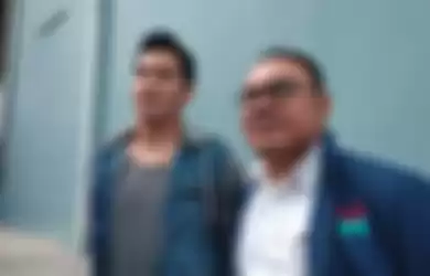 Ridho Ilahi bersama kuasa hukumnya  di kawasan Tendean, Jakarta Selatan, Selasa (9/7/2019).