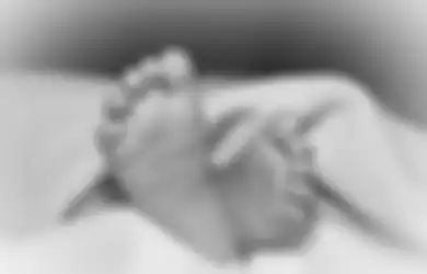 Bayi 22 Bulan 'Tewas Perlahan' Setelah Disiksa Pacar Ibunya Hingga Ususnya Pecah, Sementara Ibunya Diam Saja