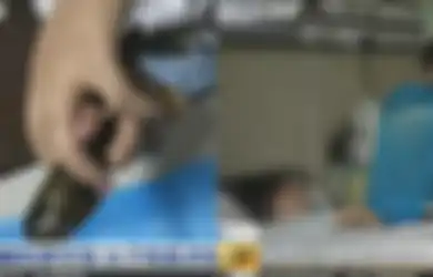 Sambil Menggenggam Ikan di Tangannya, Wanita Ini Datang Ke Rumah Sakit dengan Panik, Perawat pun Kaget, Ternyata Ini yang Terjadi