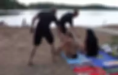 Penjaga Pantai dalam Video Ini Sita Handphone Orang Tua, Ternyata Ini Alasannya