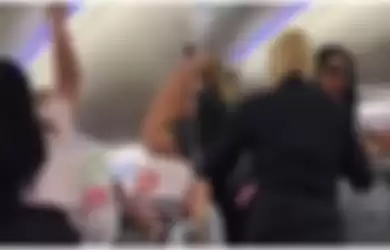 Lirik Wanita Lain di Pesawat, Pria Ini Babak Belur Dipukul Pacarnya dengan Laptop, Inilah Videonya