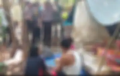 Mengaku Mendengar 'Bisikan Gaib', Ibu dan Anak  Ini Pindah Ke Hutan dan Hanya Sedikit Bicara Karena Lakukan Ini