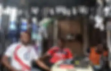 Tak Tinggal Colok Seperti Di Indonesia, Beginilah Sulitnya Mengisi Baterai Ponsel di Afrika