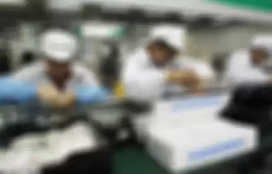 Foxconn merekrut ribuan karyawan temporer baru untuk kejar target produksi iPhone 2019