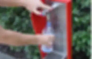 IPeduliTubuhmu: si Ulang Botol Plastik Kemasan Air Minum Memang Ramah Lingkungan, Tapi Sebaiknya Anda Hentikan Kebiasaan Itu Sekarang Juga