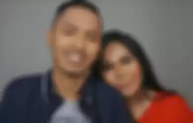 Tinggalkan Anak dan Istri, Duda Ini Lebih Pilih Transgender Sebagai Pasangan Hidupnya, Begini Video Kemesraan Mereka!