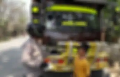 Masih di Bawah Umur dan Putus Sekolah, Bocah Ini Nekat Jadi Sopir Truk Tronton di Parungpanjang, Bogor