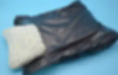 Coba Letakkan Bantal Dalam Plastik Hitam Lalu Jemurlah, Maka Manfaat Kesehatan nan Ajaib akan Anda Rasakan