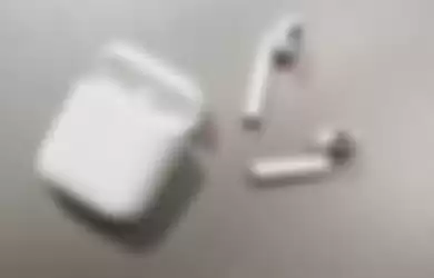 AirPods milik Apple