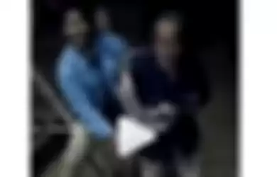 Viral Video Sekelompok Remaja Permainkan Seorang Bapak Tua Renta Hingga Teriak-teriak akan Dipukul