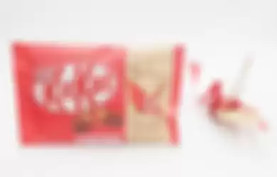 KitKat dengan kemasan kertas