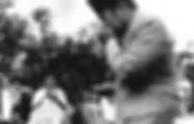 Momen-momen Haru, Termasuk Saat Tandatangani Eksekusi Mati Sahabatnya Sendiri, Ini 4 Kejadian Pilu Saat Bung Karno Meneteskan Air Mata