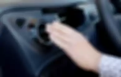 Benarkah Menyalakan AC saat Pertama Masuk Mobil Tanpa Membuka Kaca Bisa Picu Kanker?