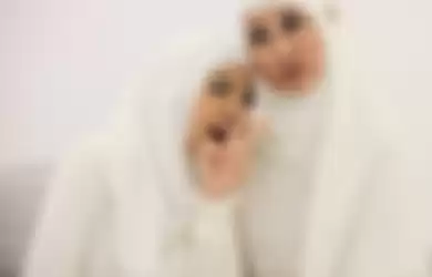 Desy Ratnasari dan Nasywa 